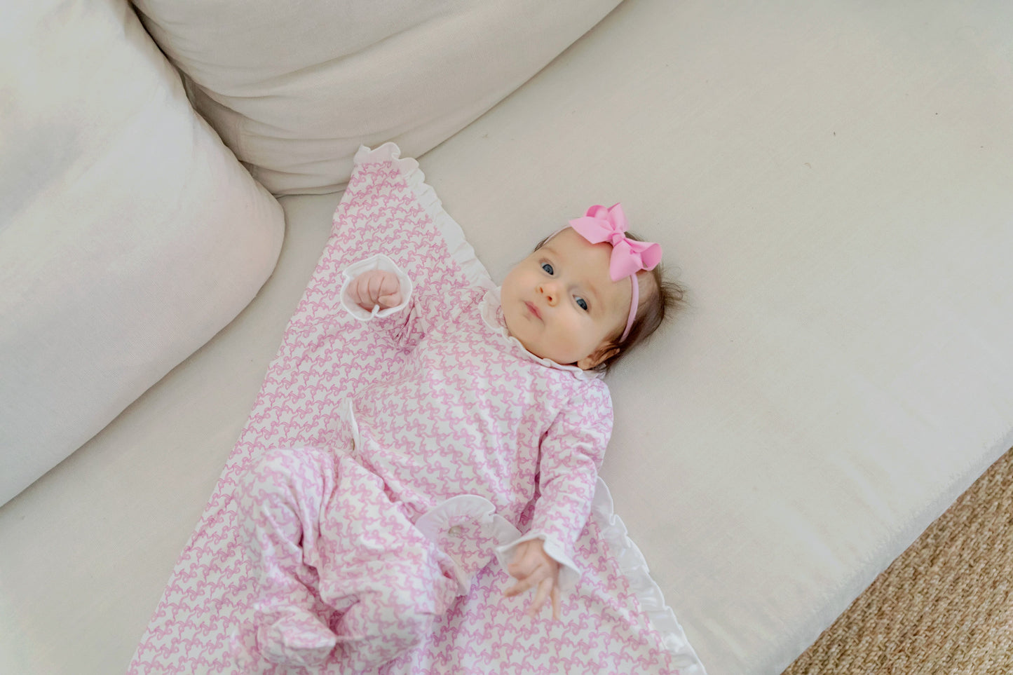Ruffled Girls' Blanket - Pretty Pink Bows