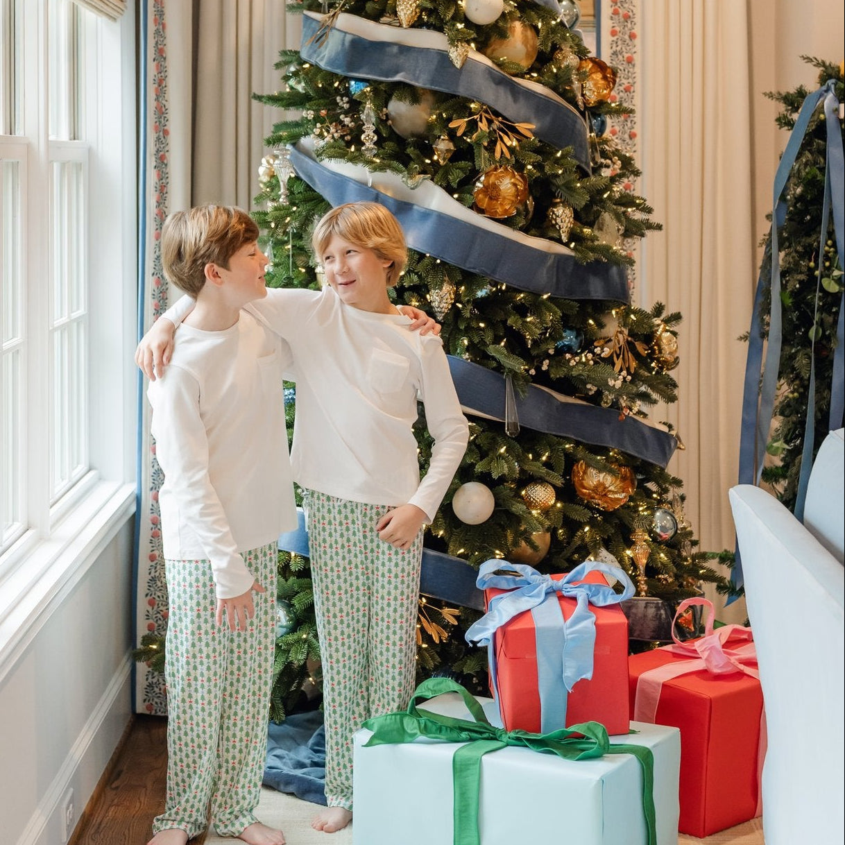 Lila and Hayes Beckett Boys' Hangout Pant - Tree Topper Stars
