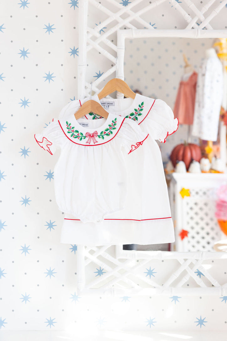 White Embroidered Wreath and Red Bow Bubble