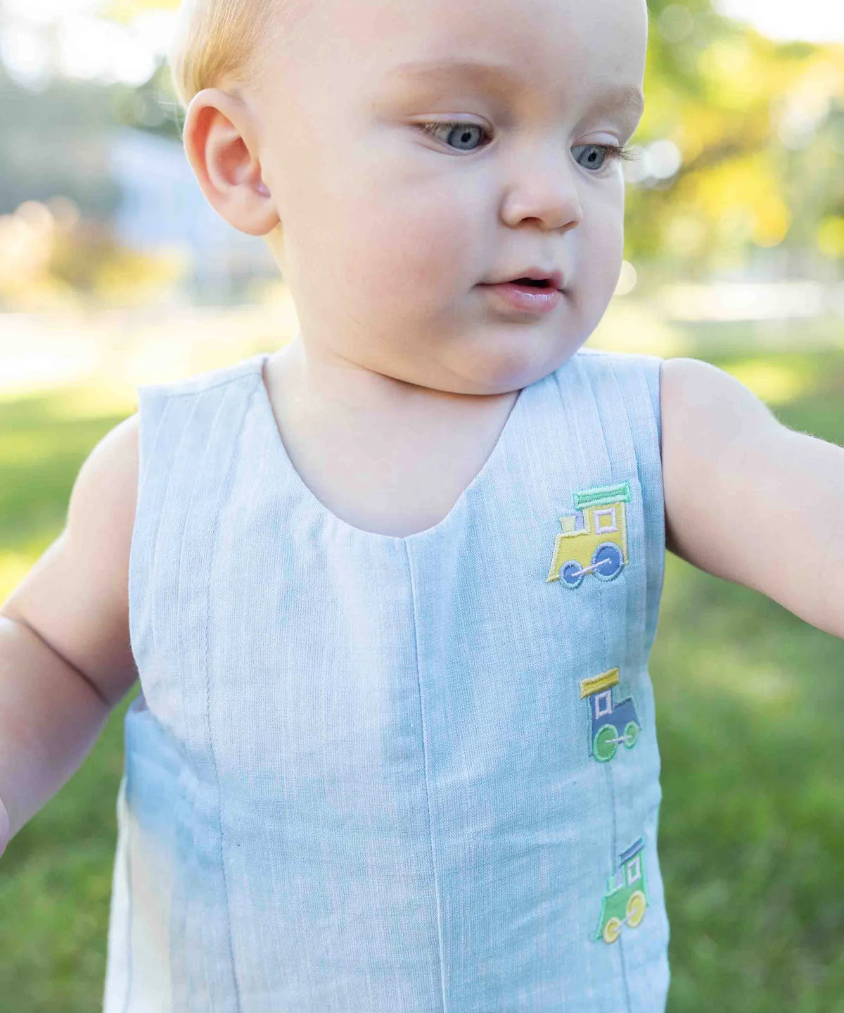 Linen Look Shortall With Trains