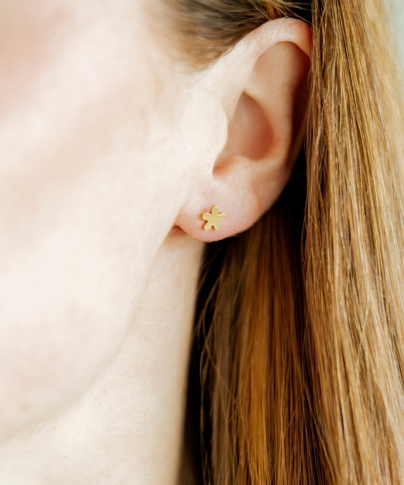 Screwback Stud Earrings - Briar Flower Gold