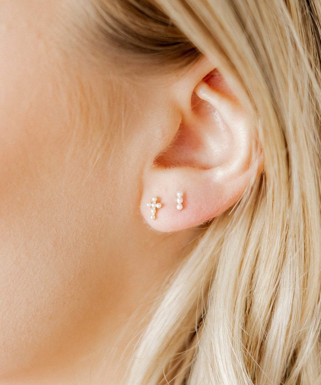 Screwback Stud Earrings - Clara Cross Pearl
